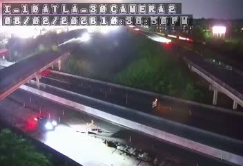 This camera is located in the median of I-10.