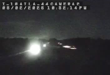 This camera is located in the median of I-10.